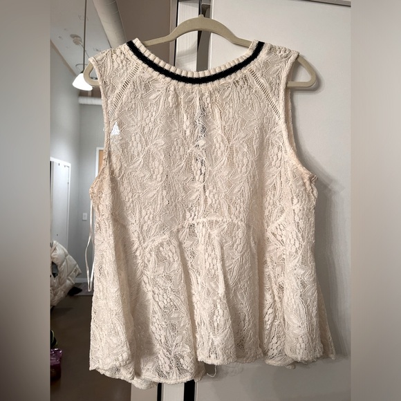 FREE PEOPLE - lace top - Picture 1 of 3